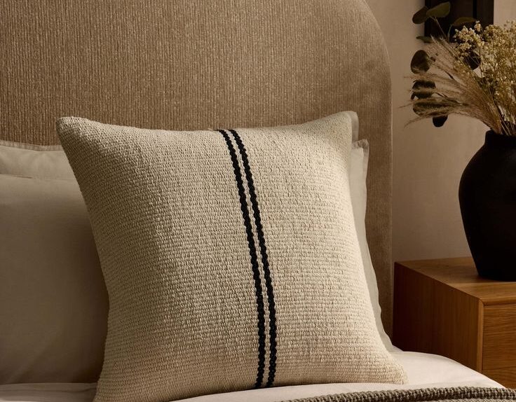 Textured Double Stripe Knit Cushion Cover - White_Black